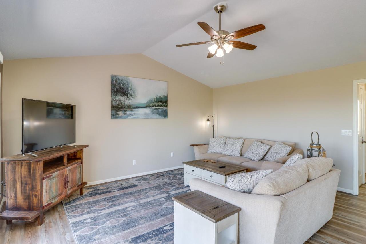 Charming Edgemont Home With Deck And Lake Views! Fairfield Bay Bagian luar foto
