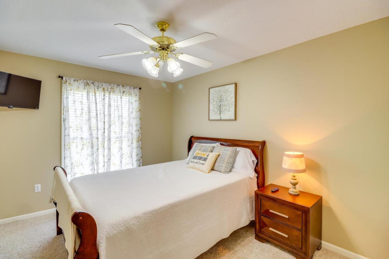 Charming Edgemont Home With Deck And Lake Views! Fairfield Bay Bagian luar foto