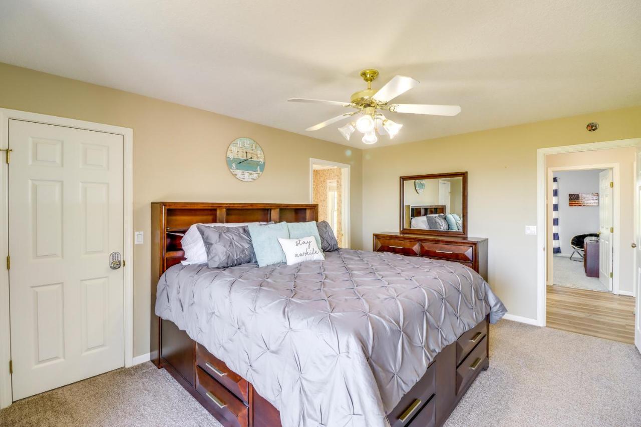 Charming Edgemont Home With Deck And Lake Views! Fairfield Bay Bagian luar foto