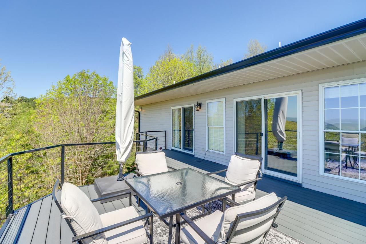 Charming Edgemont Home With Deck And Lake Views! Fairfield Bay Bagian luar foto