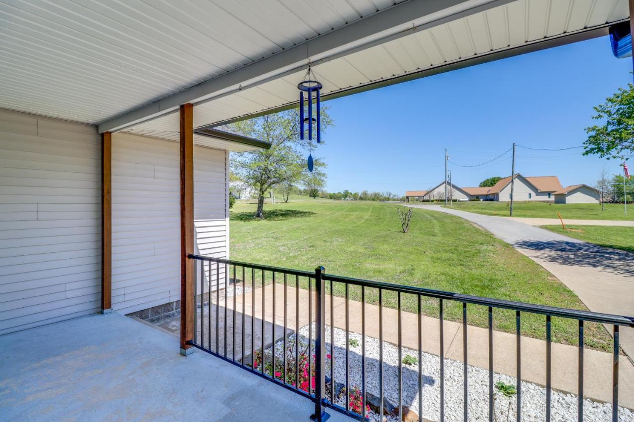 Charming Edgemont Home With Deck And Lake Views! Fairfield Bay Bagian luar foto