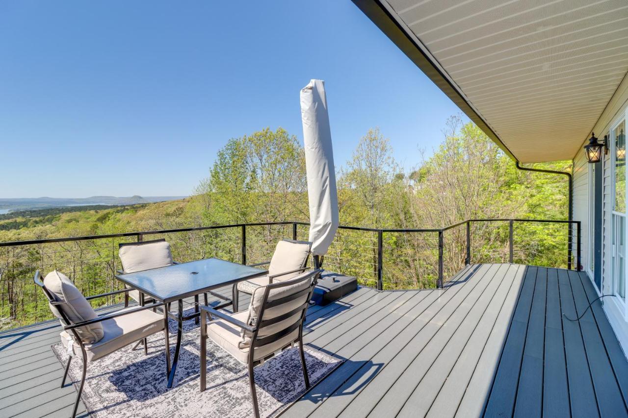 Charming Edgemont Home With Deck And Lake Views! Fairfield Bay Bagian luar foto